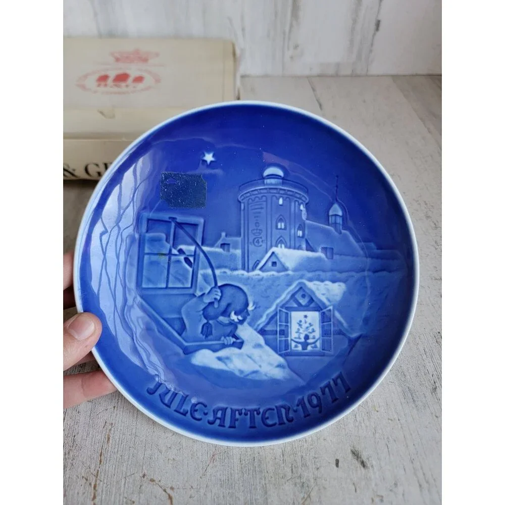 Copenhagen porcelain jule after 1977 vintage plate collectible Xmas home decor‎